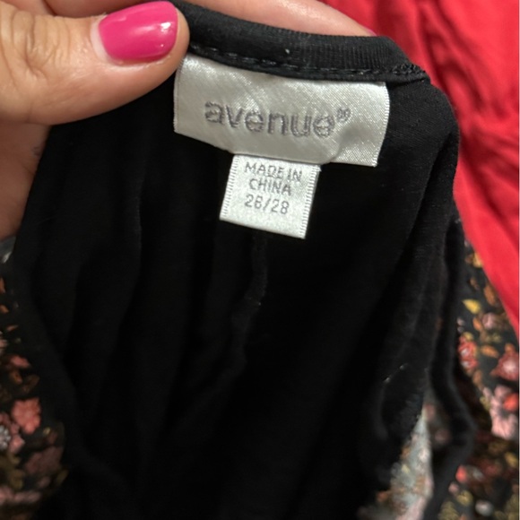 Avenue black‎ and floral tunic - Picture 2 of 5